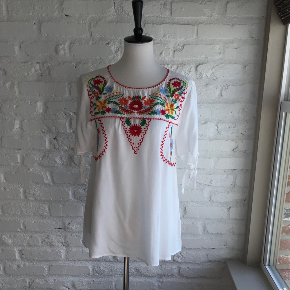 Jodifl embroidered boho hippie top. Small